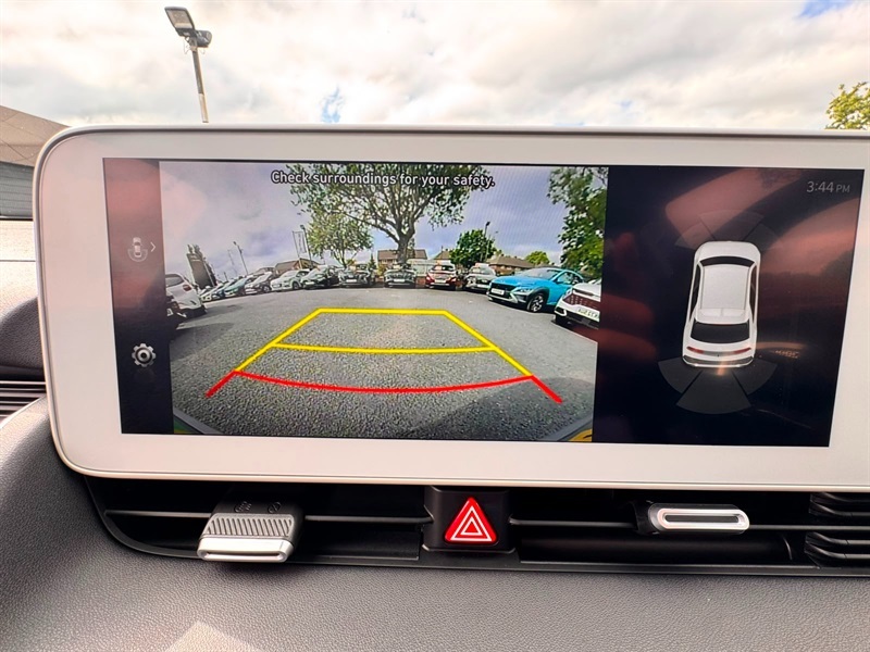 Hyundai Ioniq 5 Premium White #36