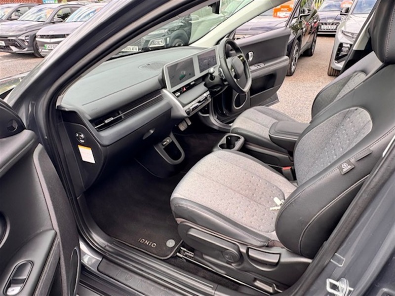 Hyundai Ioniq 5 Premium White #14
