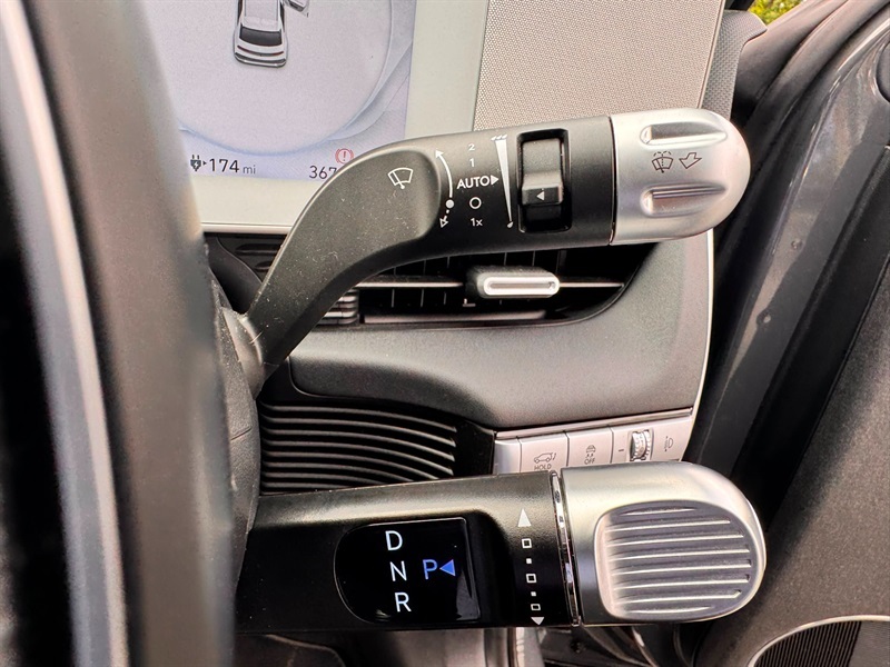 Hyundai Ioniq 5 Premium White #17