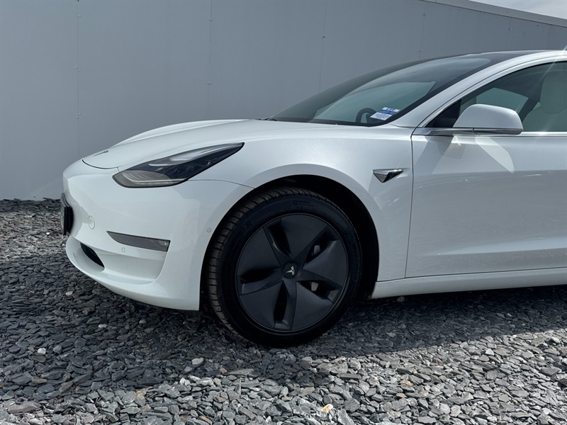 Tesla Model 3 Dual Motor Performance Saloon GJ69FKH White #5