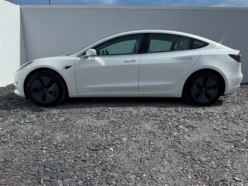 Tesla Model 3 Dual Motor Performance Saloon GJ69FKH White #4