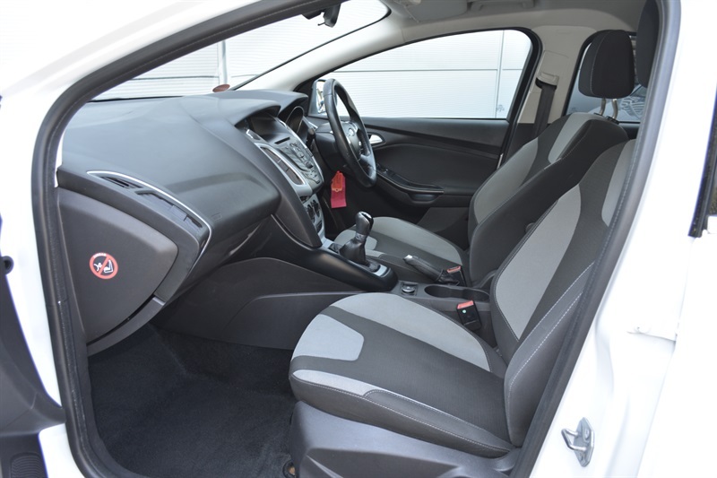 Ford Focus 1.6 Zetec S Tdci Black Low Tax Black #12