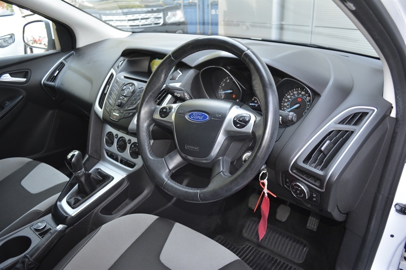 Ford Focus 1.6 Zetec S Tdci Black Low Tax Black #10