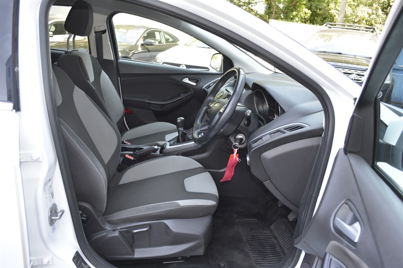 Ford Focus 1.6 Zetec S Tdci Black Low Tax Black #8