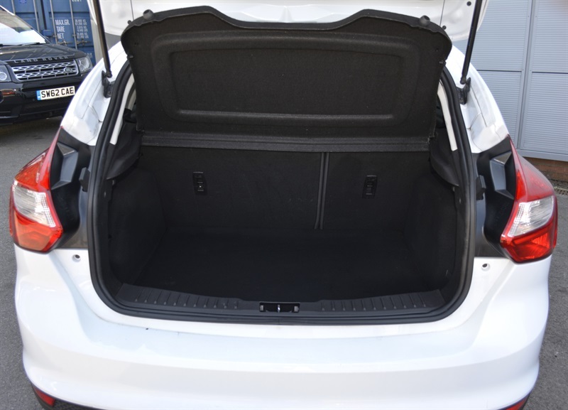 Ford Focus 1.6 Zetec S Tdci Black Low Tax Black #21