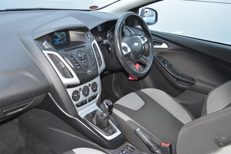 Ford Focus 1.6 Zetec S Tdci Black Low Tax Black #14