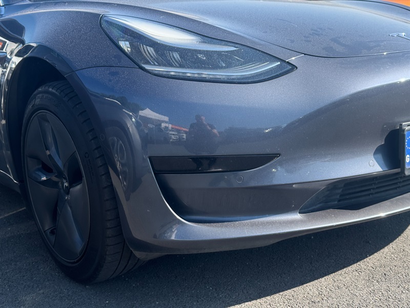 Tesla Model 3 Standard Range Plus Saloon Rwd BK70WYF Grey