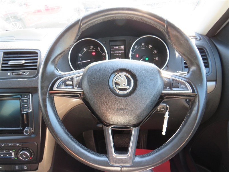 Skoda Yeti 1.2 Tsi Se Outdoor Dsg Euro 6 Ss Green #9