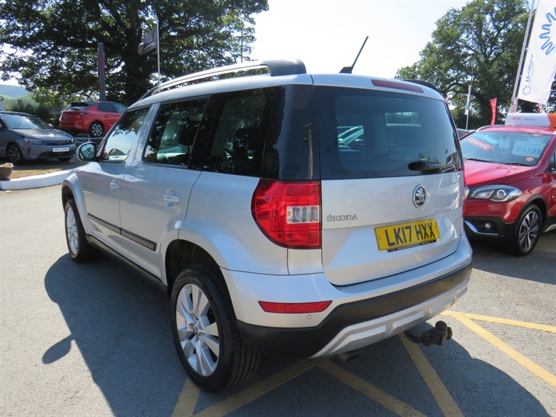 Skoda Yeti 1.2 Tsi Se L Drive Outdoor Dsg Euro 6 Silver #5