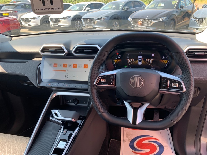 MG ZS 1.5 Hybrid Trophy Suv Hybrid Euro Red #25