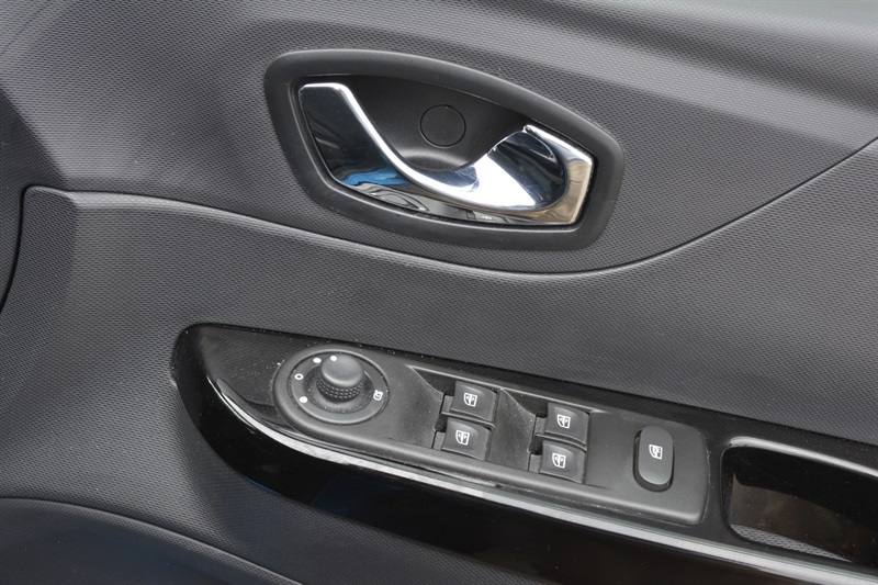 Renault Captur Black #20