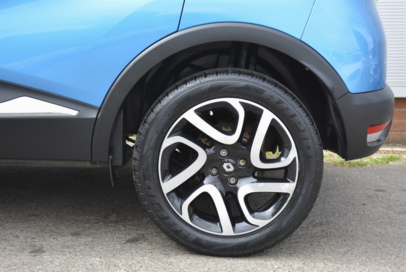 Renault Captur Black #23