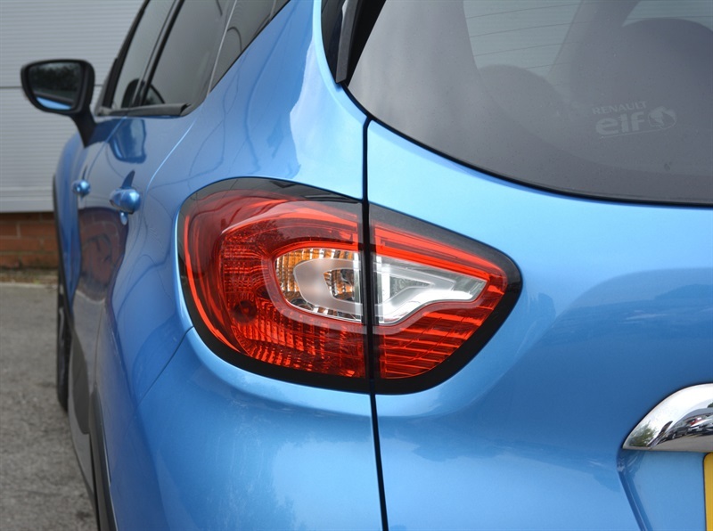 Renault Captur Black #24