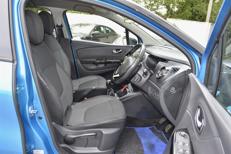 Renault Captur Black #8