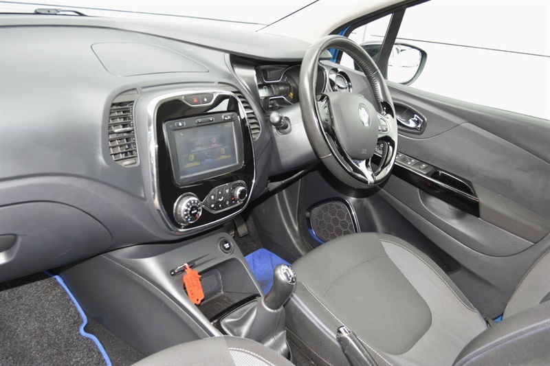 Renault Captur Black #15