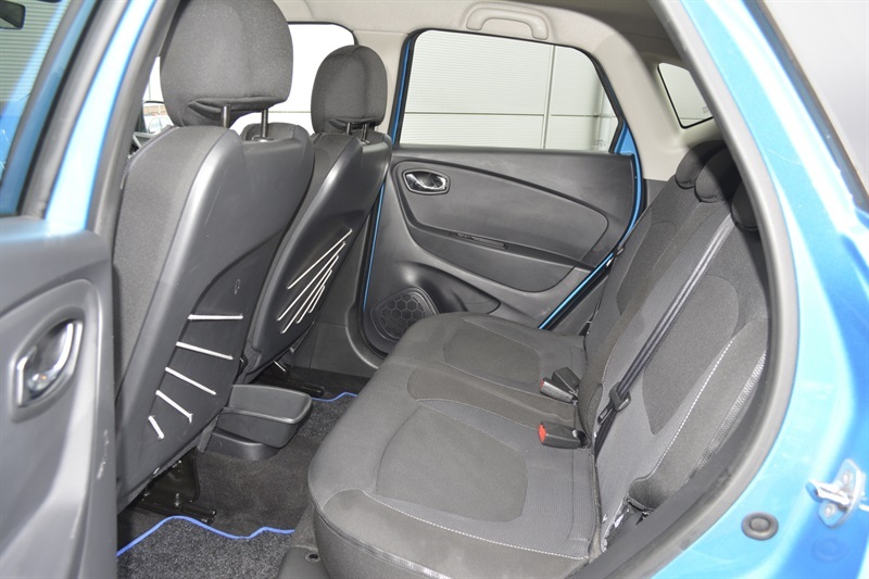 Renault Captur Black #13