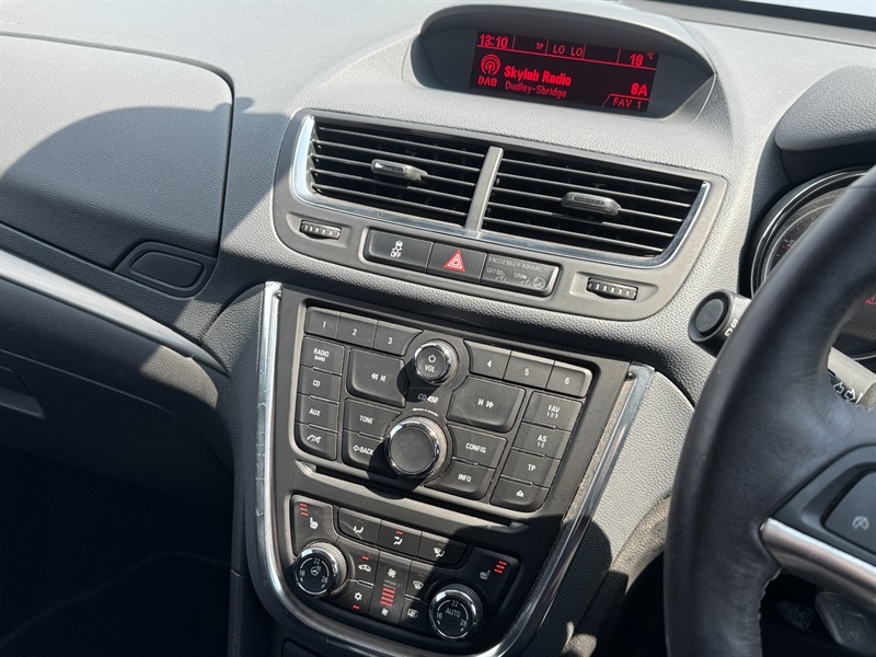 Vauxhall Mokka Hatchback White #14