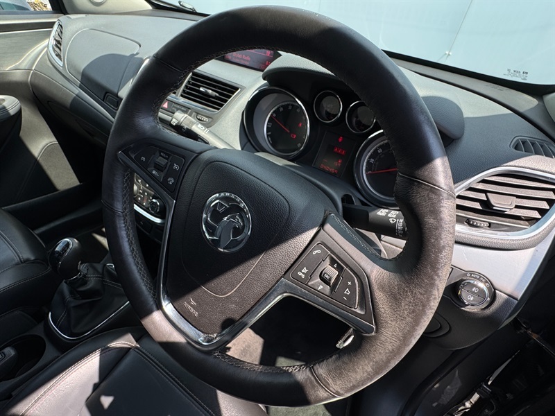 Vauxhall Mokka Hatchback White #12