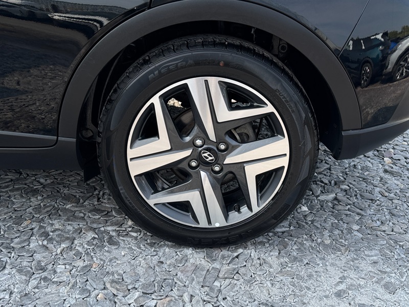 Hyundai Bayon 1.0 T-gdi Mhev Premium Suv Hybrid Manua Black #6