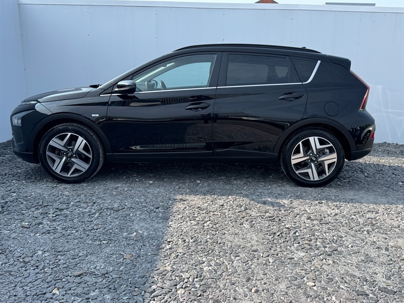 Hyundai Bayon 1.0 T-gdi Mhev Premium Suv Hybrid Manua Black #4