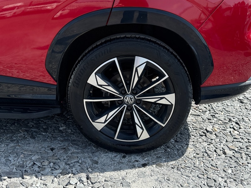 MG HS 1.5 T-gdi 24.7Kwh Trophy Suv Plug-in Hy Red #6