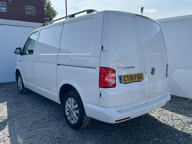 Volkswagen Transporter 2L Highline Beige #7