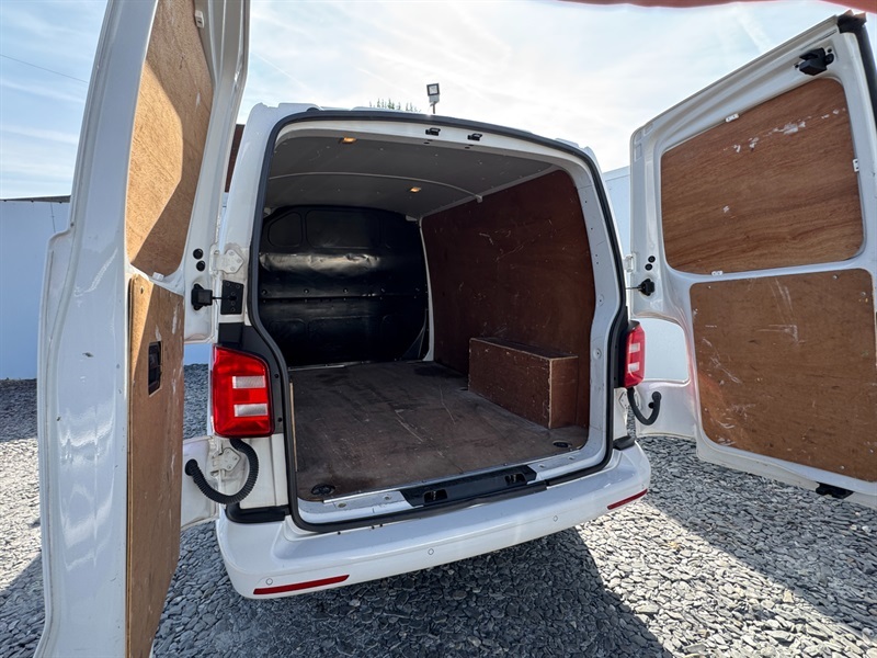 Volkswagen Transporter 2L Highline Beige #24