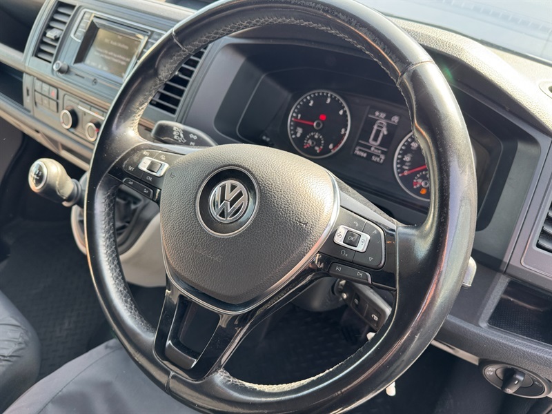 Volkswagen Transporter 2L Highline Beige #14