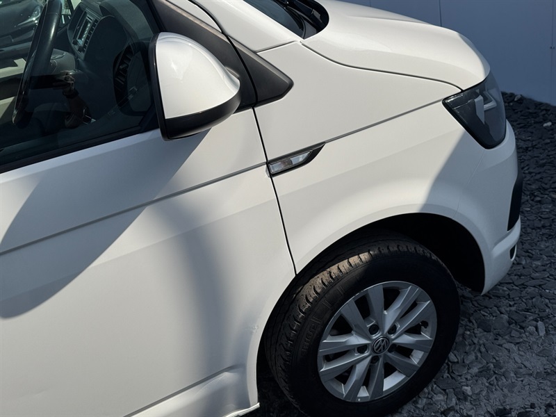 Volkswagen Transporter 2L Highline Beige #10