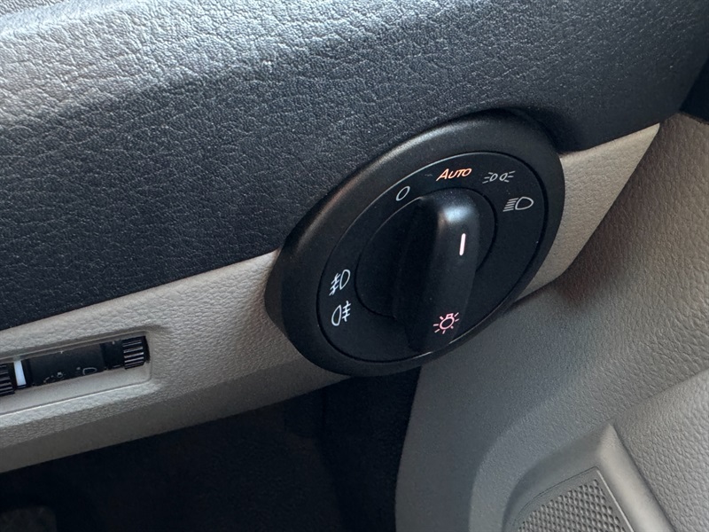 Volkswagen Transporter 2L Highline Beige #21