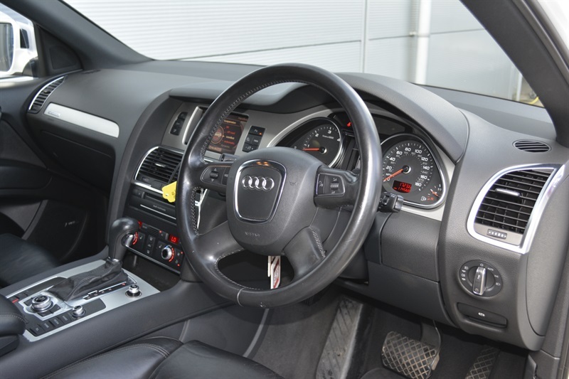 Audi Q7 3.0 Tdi Quattro S Line 240 Bhp Black #10