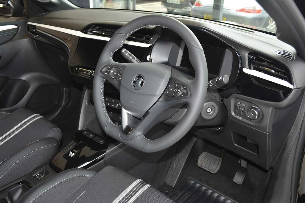 Vauxhall  Longitude Black #7