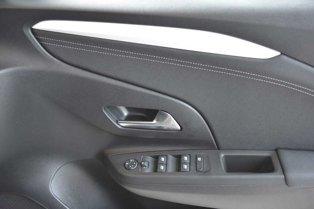 Vauxhall  Longitude Black #12