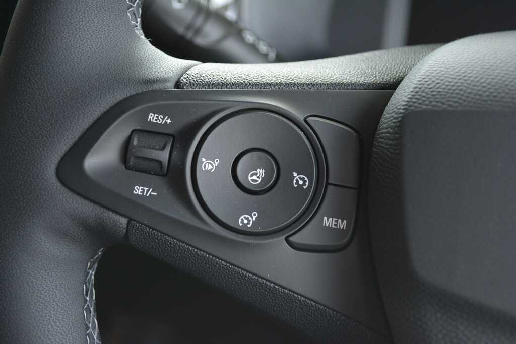 Vauxhall  Longitude Black #10