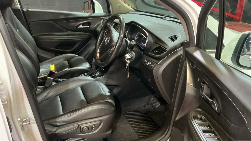 Vauxhall Mokka X 1.4L Elite White #2