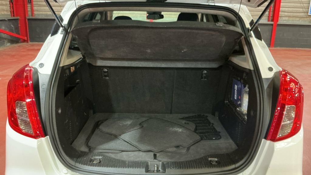 Vauxhall Mokka X 1.4L Elite White #3