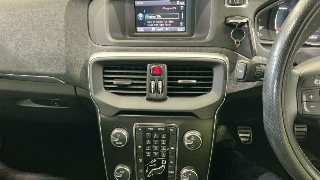 Volvo V40 T2 Momentum Rear Park Assist, Dab Radio Blue #13