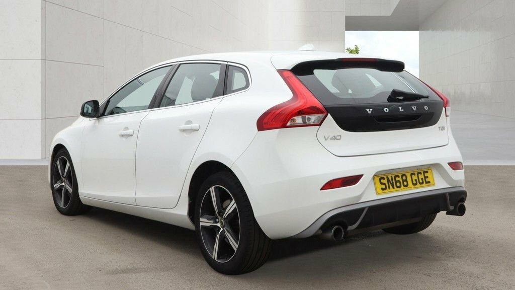 Volvo V40 2L R-design White #3