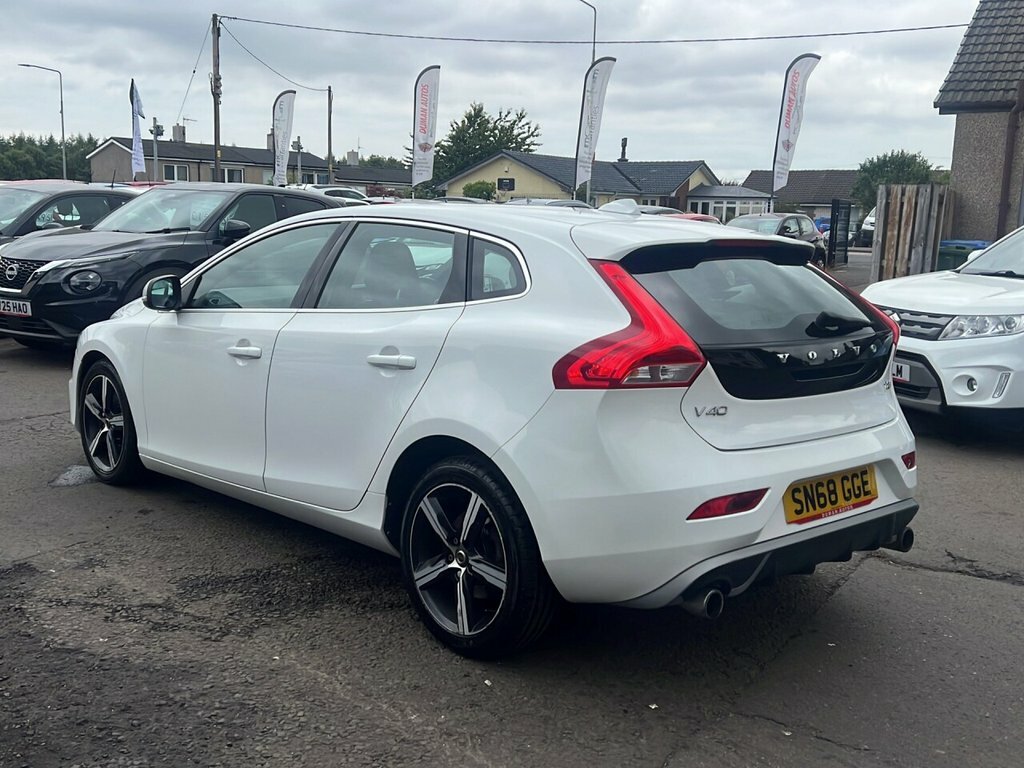 Volvo V40 2L R-design SN68GGE White #4