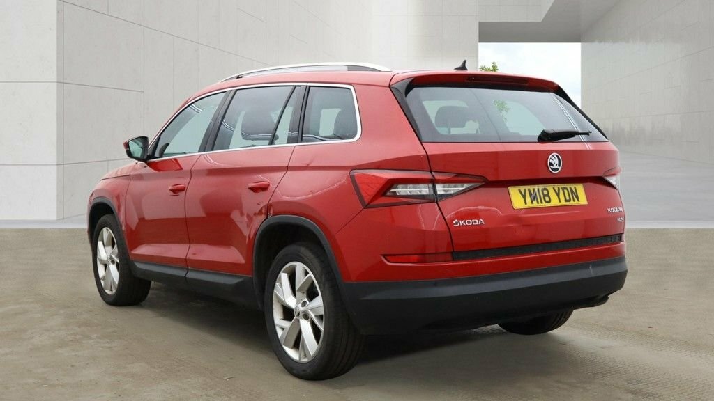 Skoda Kodiaq 1.4L Edition Red #4