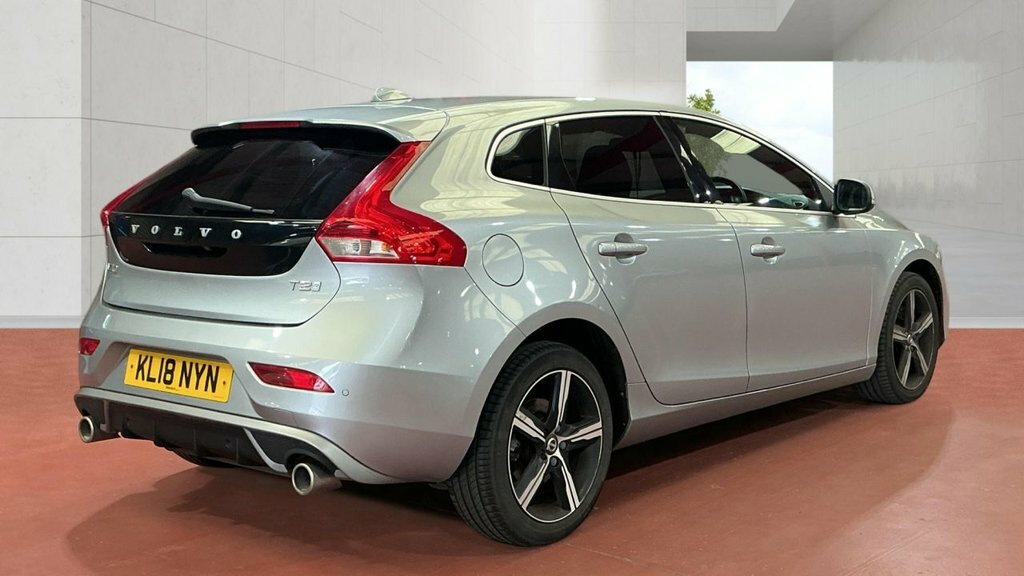 Volvo V40 1.5L R-design Nav Plus Silver #4
