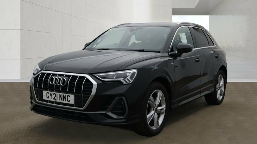 Audi Q3 1.5L S Line Black #2
