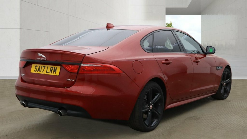 Jaguar XF 2L R-sport Red #4