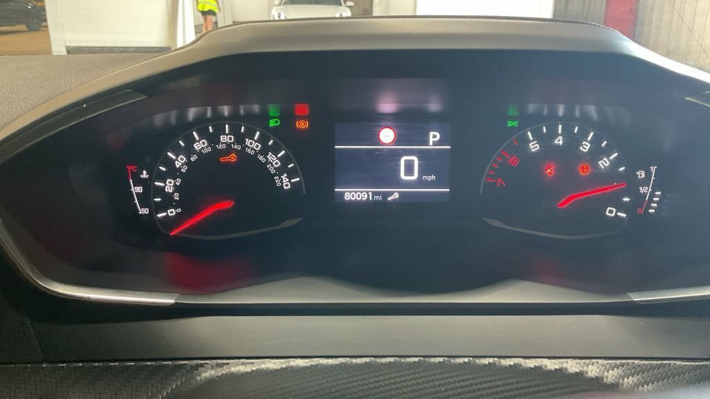 Peugeot 2008 1.2 Gt Puretech Ss Red #1