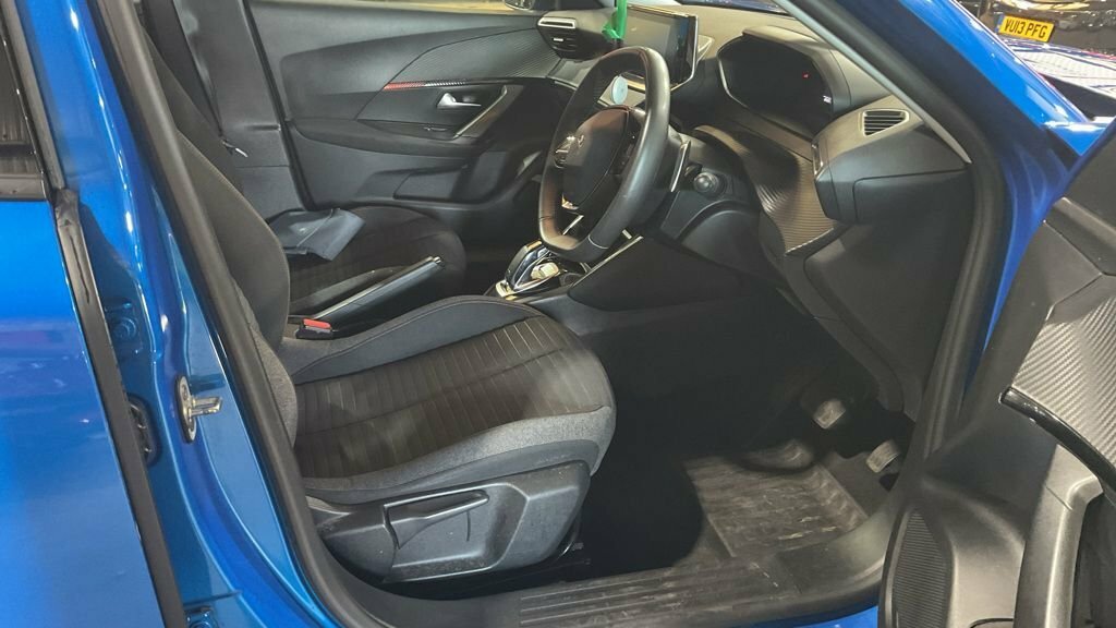Peugeot 2008 1.2 Gt Puretech Ss Red #2