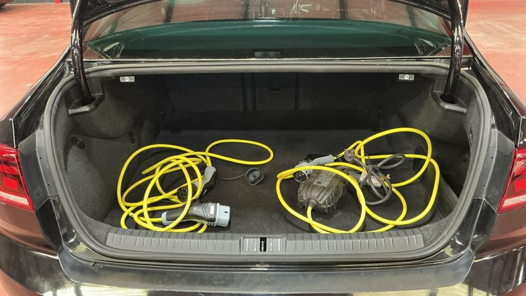 Volkswagen Passat 1.4L Gte Black #5