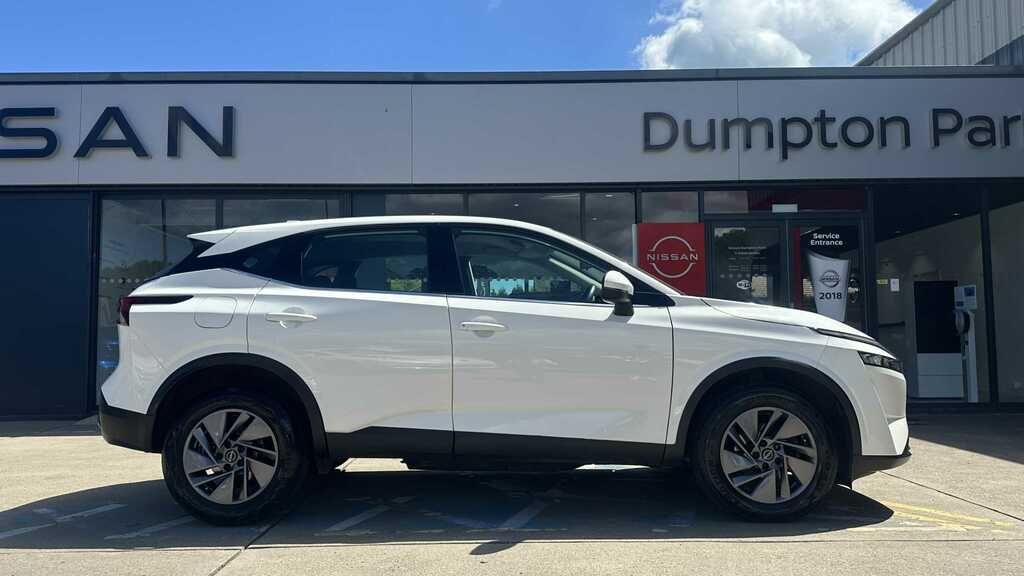 Nissan Qashqai Acenta Prem T Mhe YH72HHF White #4