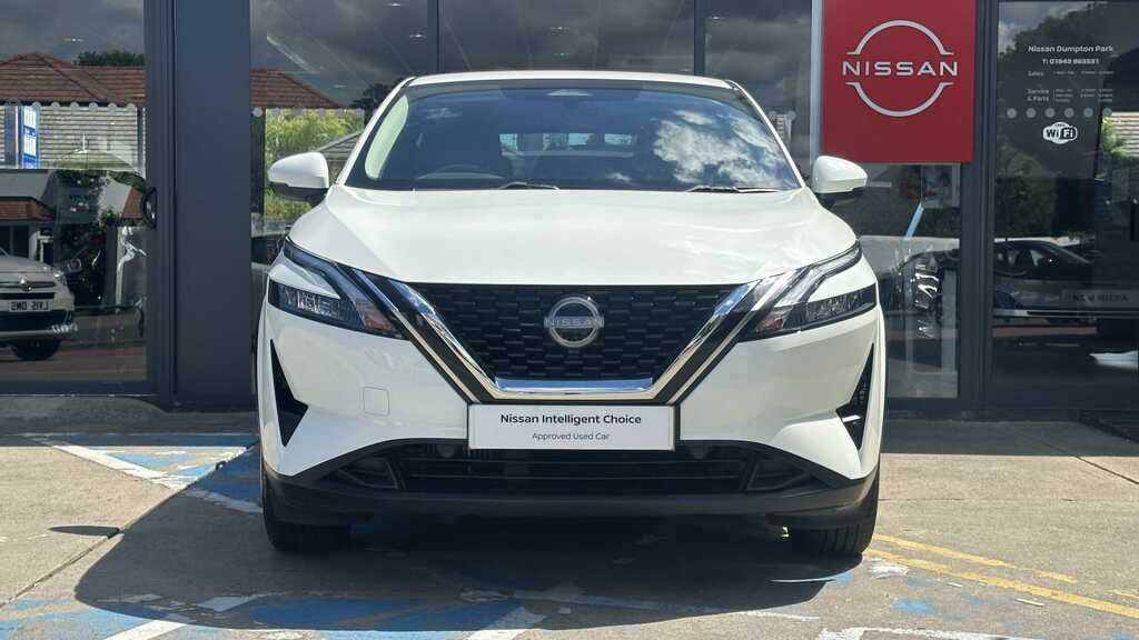 Nissan Qashqai Acenta Prem T Mhe YH72HHF White #3