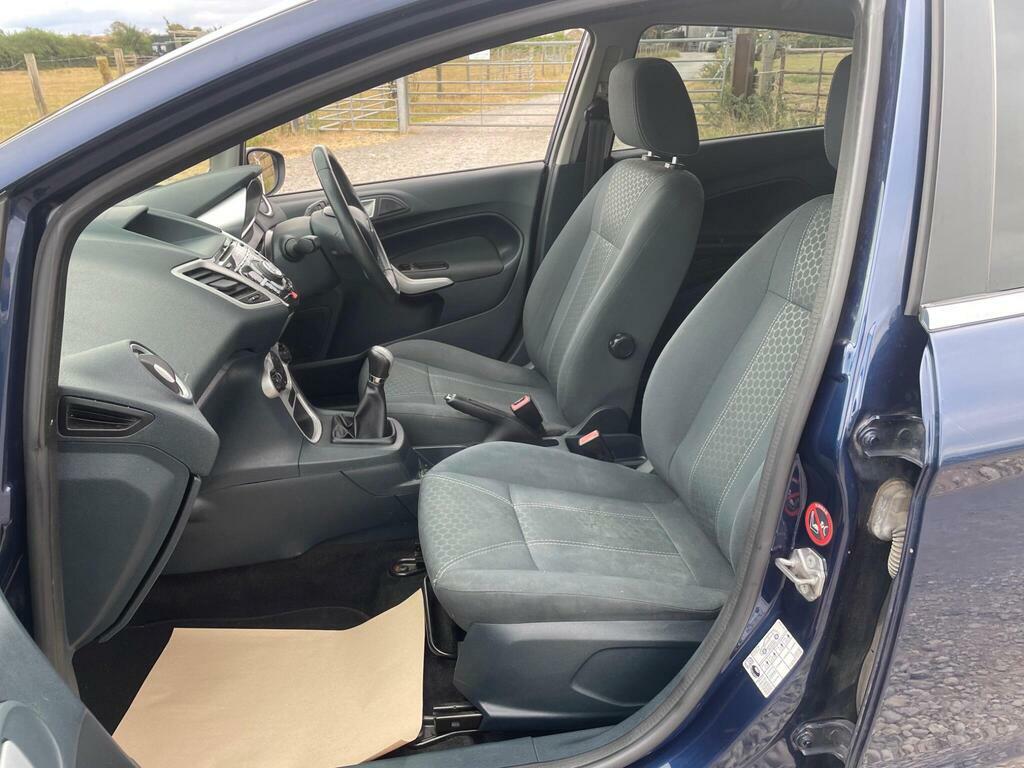 Ford Fiesta Hatchback 1.25 Zetec 201212 Red #20