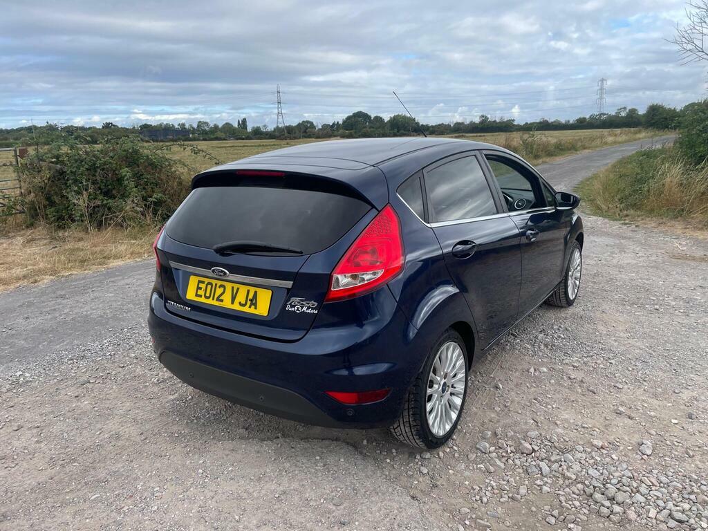 Ford Fiesta Hatchback 1.25 Zetec 201212 Red #8